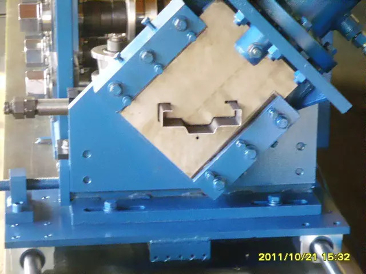 los listones de la persiana enrrollable 4.5kw ruedan formando el convertidor del PLC de la máquina