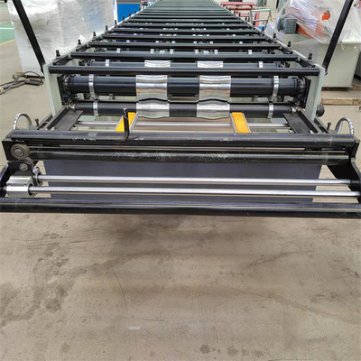 Rollo de aluminio del panel del tejado que forma el grueso 0.3-0.6m m de la máquina