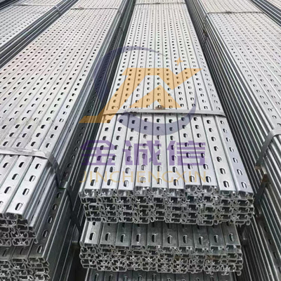 La máquina del canal de C, ayuda del panel solar automática Uni apuntala el rollo del canal de C que forma la máquina