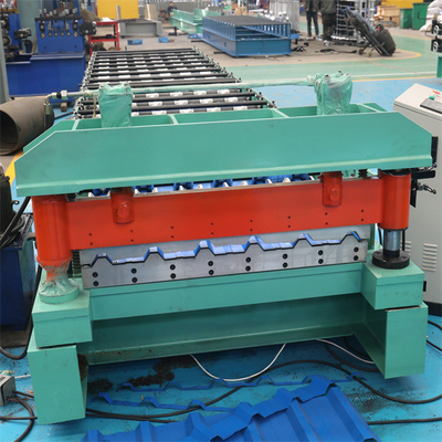 Ibr hidráulico que cubre el rollo del panel que forma automático de acero del coler de la máquina 0.3-1m m para la construcción de acero