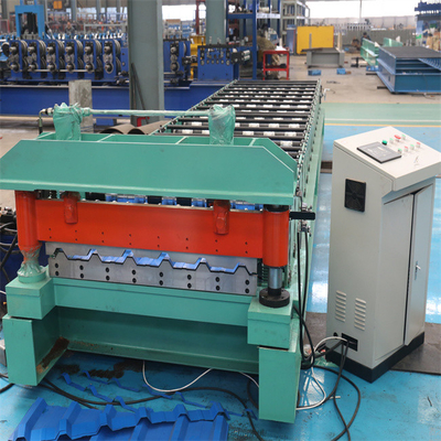 Ibr hidráulico que cubre el rollo del panel que forma automático de acero del coler de la máquina 0.3-1m m para la construcción de acero