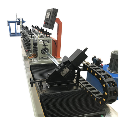 Líneas dobles acero Keel Roll Forming Machine del indicador de la luz del perfil de Omega C U