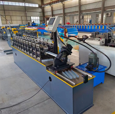 Remaches metálicos galvanizados y rollo de acero de la pista que forma la máquina para enmarcar ligero del acero del indicador