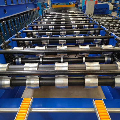 Casted pintado metal galvanizó el rollo del panel del tejado de 840 Ibr que formaba la máquina para los materiales de construcción