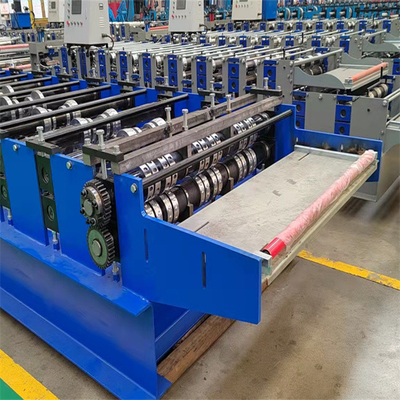 rollo del Decking del piso 5kw que forma el metal de la techumbre de la máquina 10-15m/min que forma la máquina