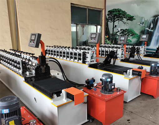Los remaches metálicos y la máquina de la pista galvanizaron velocidad completamente automática de la hoja