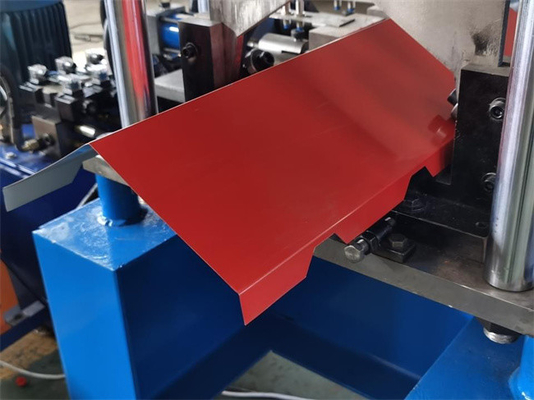 Rollo completamente automático del casquillo del canto del tejado de Aluzinc que forma la velocidad de la máquina usada para el panel del tejado