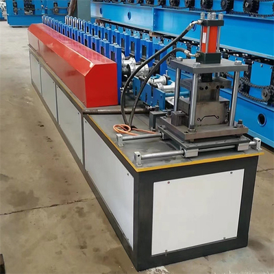 Los listones de aluminio de la puerta de la persiana enrrollable ruedan formando la máquina 15-20m/min