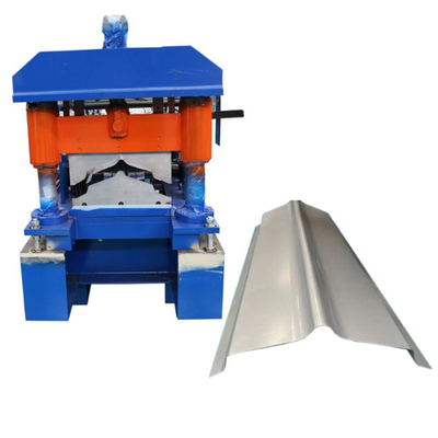 Metal que cubre la mitad de Ridge Capping Roll Forming Machine de la hoja alrededor de Ridge Hat Machine