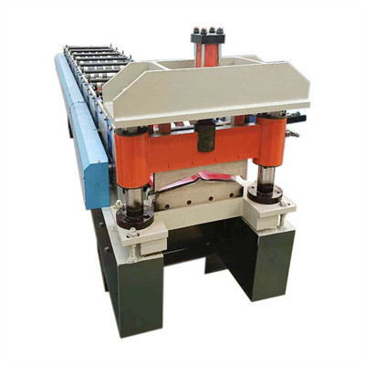 Máquina de acero de Ridge Cap Roof Roll Forming del arco del color del metal para Ridge Capping Tile
