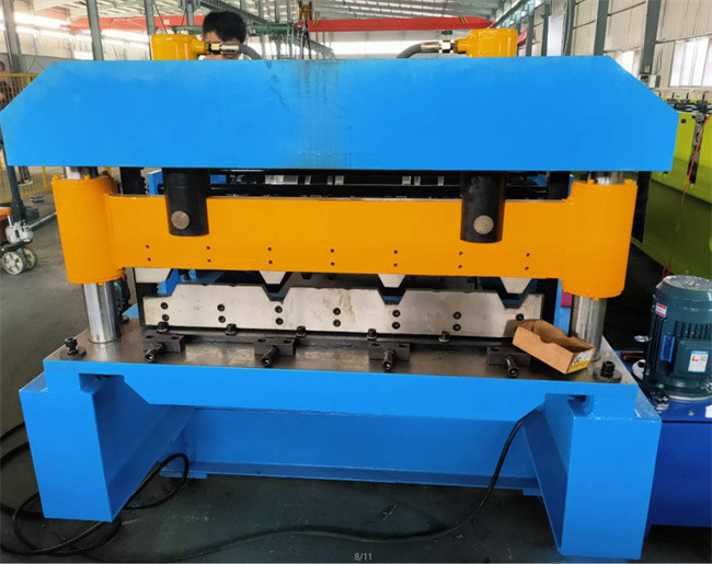 Rollo trapezoidal de la hoja del tejado del hierro 0.3-0.8m m que forma el panel del metal de la máquina que hace la máquina